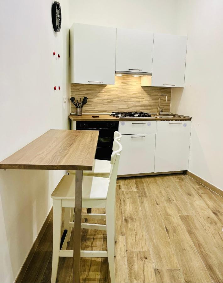Appartement La Vacanzella Al Gesu' Nuovo à Naples Extérieur photo